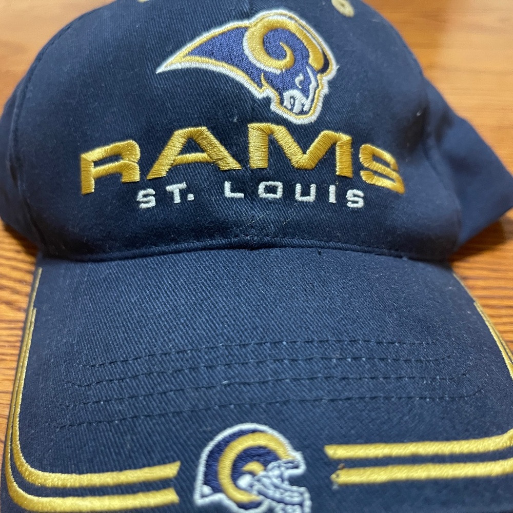 VINTAGE: St. Louis Rams adjustable hat.